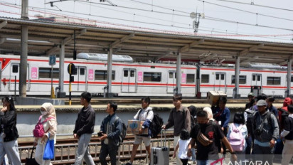 H+2 Lebaran, 236 Ribu Penumpang Padati KRL Jabodetabek, Stasiun Bogor Paling Ramai