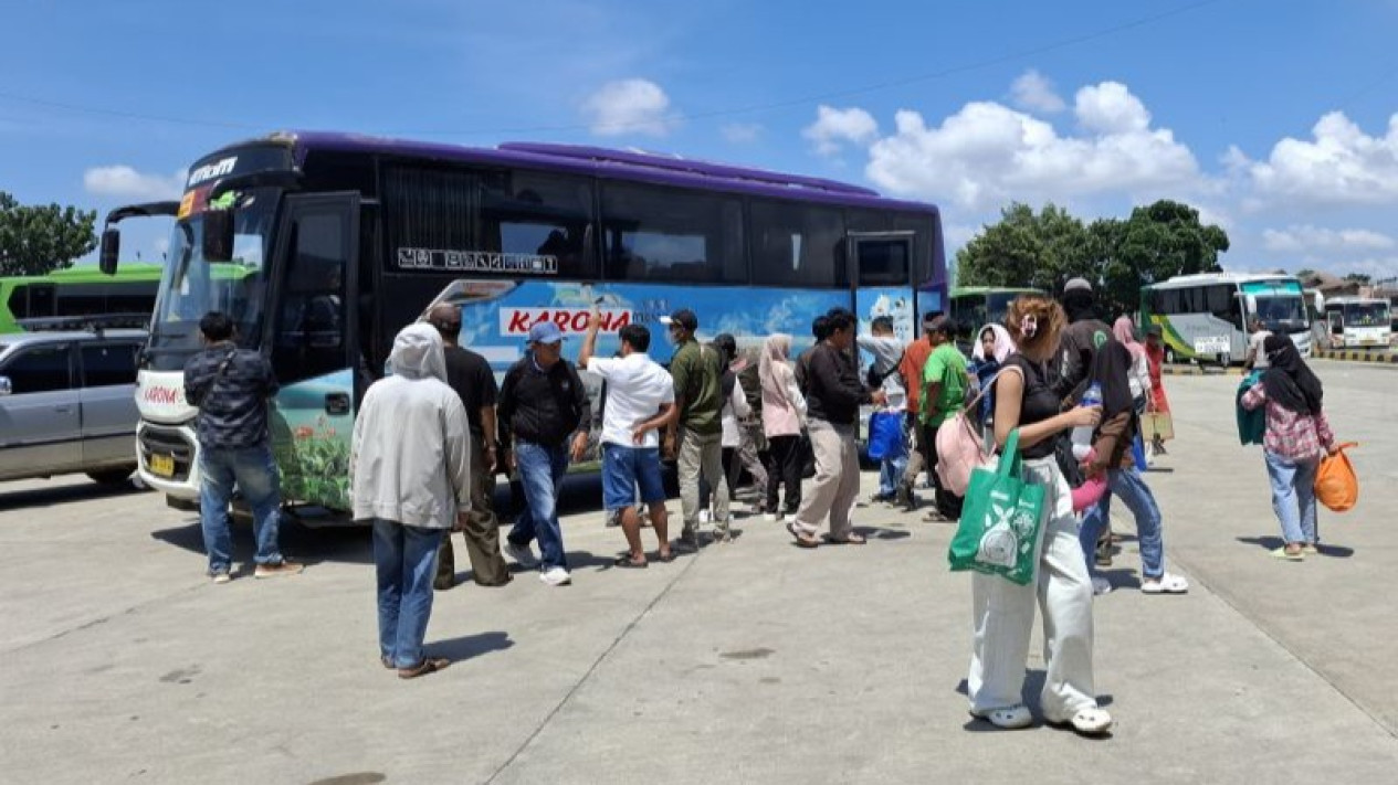 Puncak Arus Balik di Pelabuhan Bakauheni Diperkirakan Terjadi Dua Gelombang
            - galeri foto