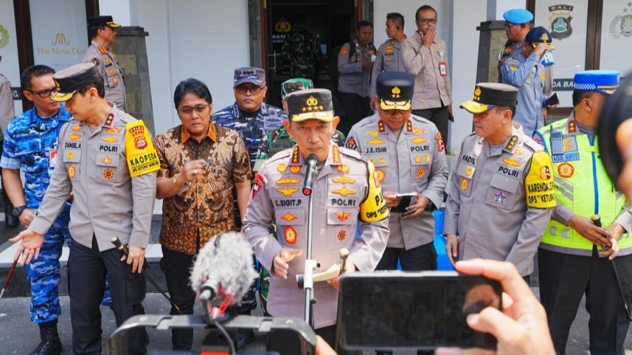Kapolri Minta Jajaran Mitigasi Cuaca Buruk Selama Arus Balik Lebaran
            - galeri foto