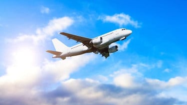 7 Cara Cepat Dapatkan Tiket Pesawat Jakarta–Surabaya Termurah Pascalebaran