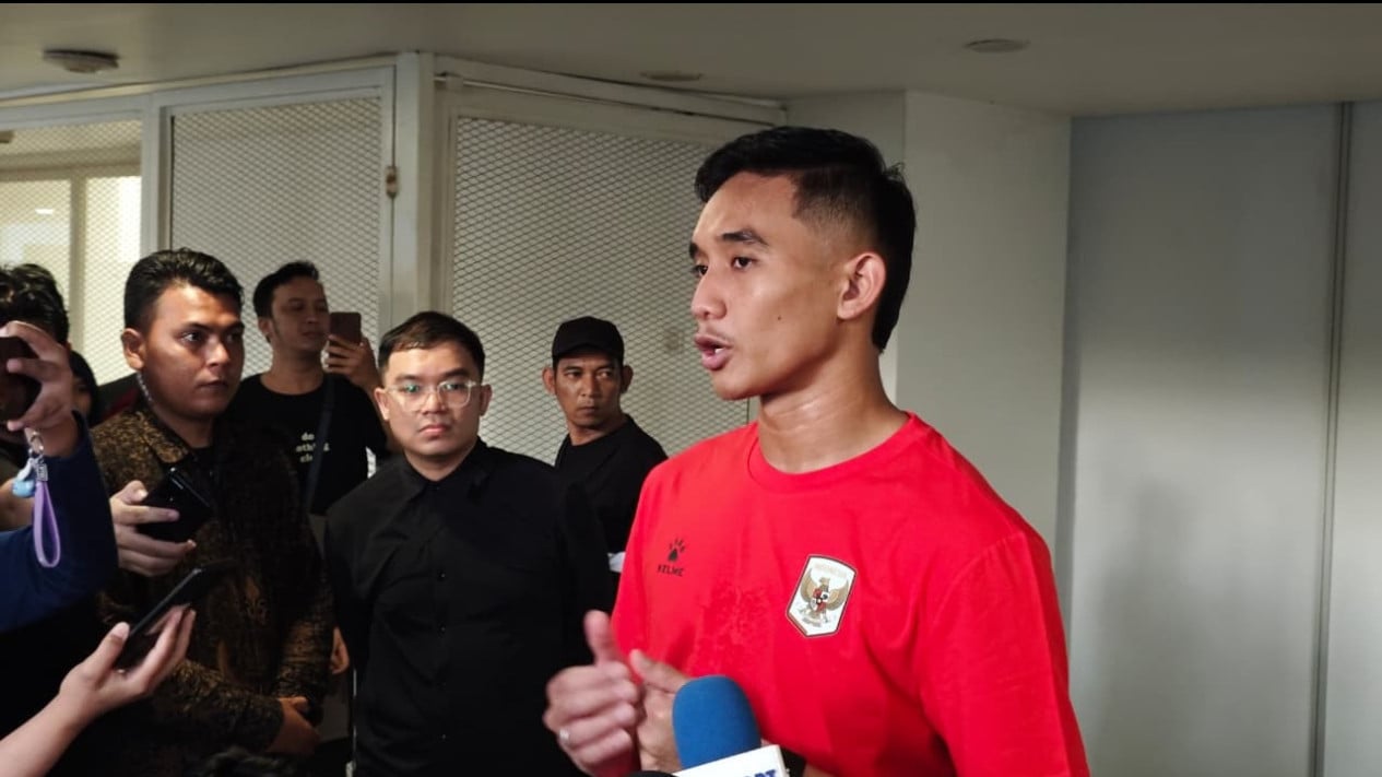 Cerita Rizky Ridho Kaget John Herdman Bawa TV ke Lapangan, Sampai Tanya ke Jordi Amat: Ini Normal di Eropa?
            - galeri foto