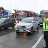 Terjebak Antrian Panjang Tol Semarang Solo, Pemudik Pilih Keluar Jalur Alteri Salatiga
