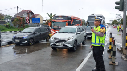 Terjebak Antrian Panjang Tol Semarang Solo, Pemudik Pilih Keluar Jalur Alteri Salatiga