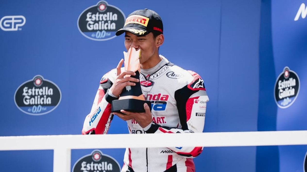 Doni Tata Bongkar Kelebihan Veda Ega Usai Berhasil Rebut Podium Ketiga di Brasil: Berani Fight di Momen Krusial
            - galeri foto