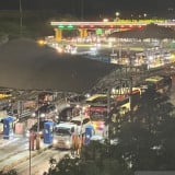 Update Puncak Arus Balik 2026: Ribuan Mobil Padati Tol Japek, Rest Area Diberlakukan Buka-Tutup