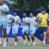 Pelatih Persib Kedapatan Kunjungi John Herdman? Ini Alasan Bojan Hodak ke Hotel Timnas Indonesia Tinggal