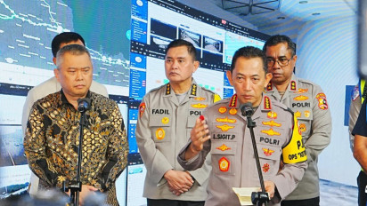 Tinjau Command Center Jasa Marga, Kapolri Ungkap Strategi Urai Sisa Kendaraan