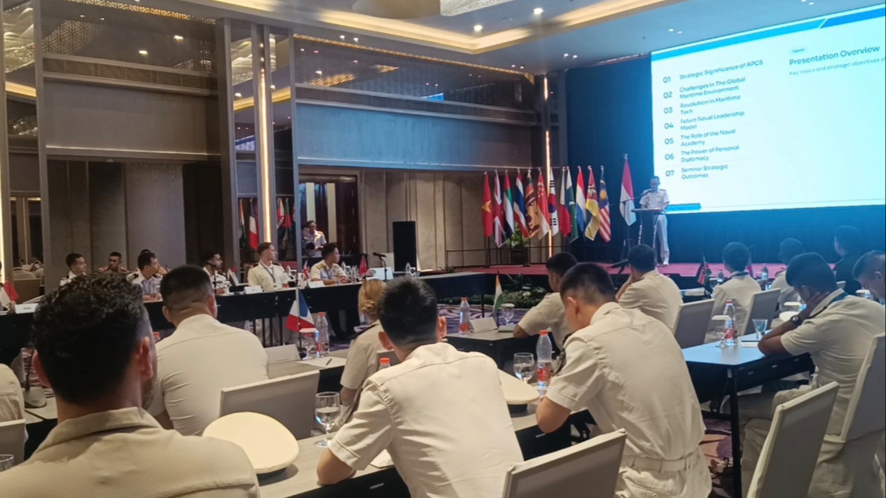 Diplomasi Maritim RI, Kadet 26 Negara Ikuti Pelayaran KRI Bima Suci
            - galeri foto
