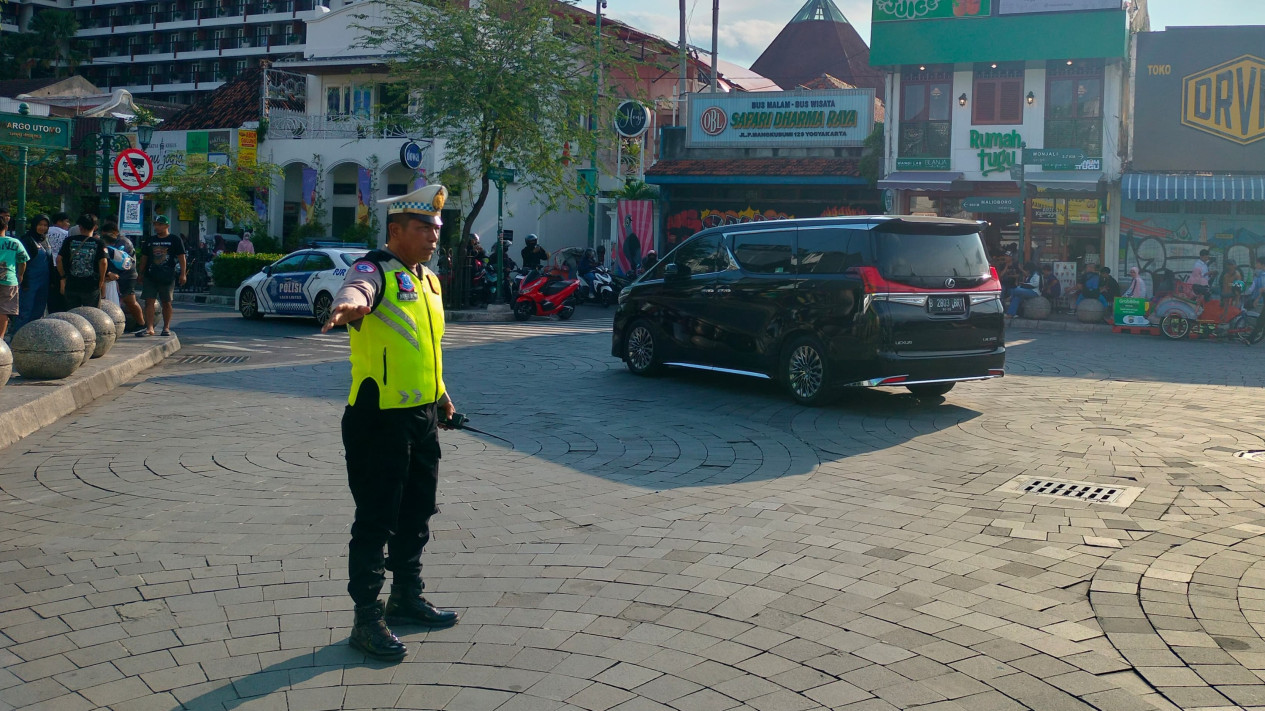 Kapospam Tugu Yogyakarta Wafat Diduga Kelelahan Usai 24 Jam Jaga Lebaran, Sempat Keluhkan Masuk Angin
            - galeri foto