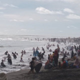 Aksi Sigap Satpol PP DIY: 6 Wisatawan Terselamatkan dari Ganasnya Arus Pantai Selatan Selama Libur Lebaran