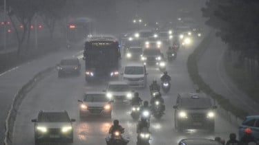 Warga Jakarta Wajib Sedia Payung, BMKG Prediksi Hujan Merata dari Pagi Hingga Malam Hari Ini