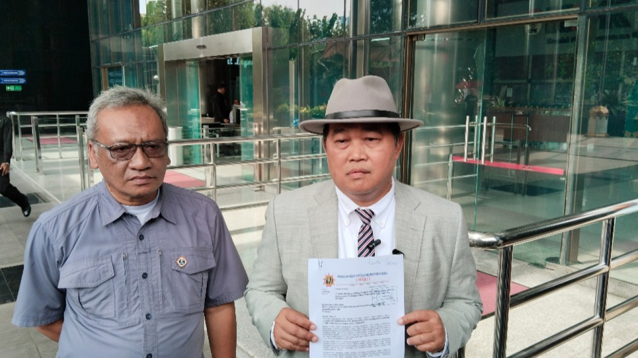 MAKI Bongkar Sosok di Balik Kejadian Yaqut Jadi Tahanan Rumah Saat Lebaran: Ada Orang yang Bisa Intervensi KPK
            - galeri foto