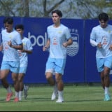 Persib Bandung Tancap Gas Menuju Jalur Juara, Bojan Hodak Beri Peringatan Keras Jelang Laga Tandang Kontra Semen Padang