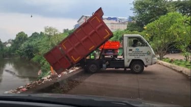 Viral Mobil Sampah di TPU Tanah Kusir Diduga Buang ke Sungai, DLH DKI Buka Suara dan Bongkar Fakta Sebenarnya