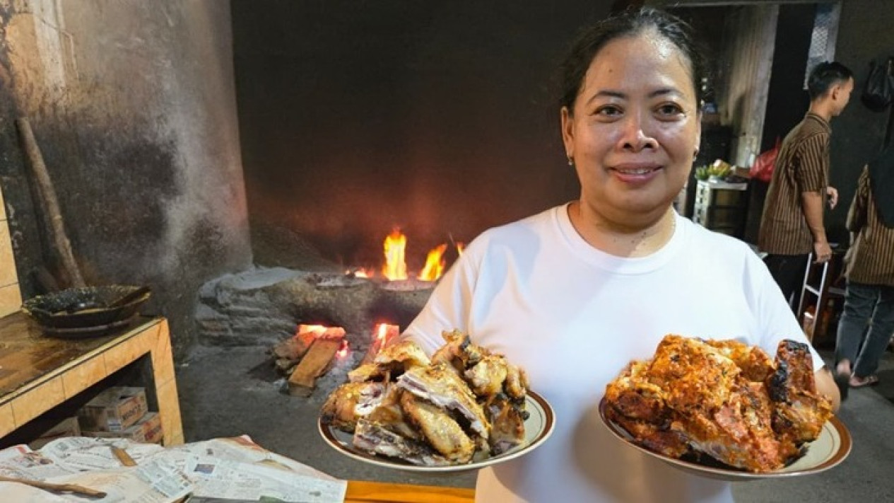 Kisah Pelaku Usaha "Ayam Panggang Bu Setu", Kuliner Favorit di Magetan yang Sukses Kembangkan Usaha Berkat 35 tahun Merasakan Pemberdayaan BRI
            - galeri foto