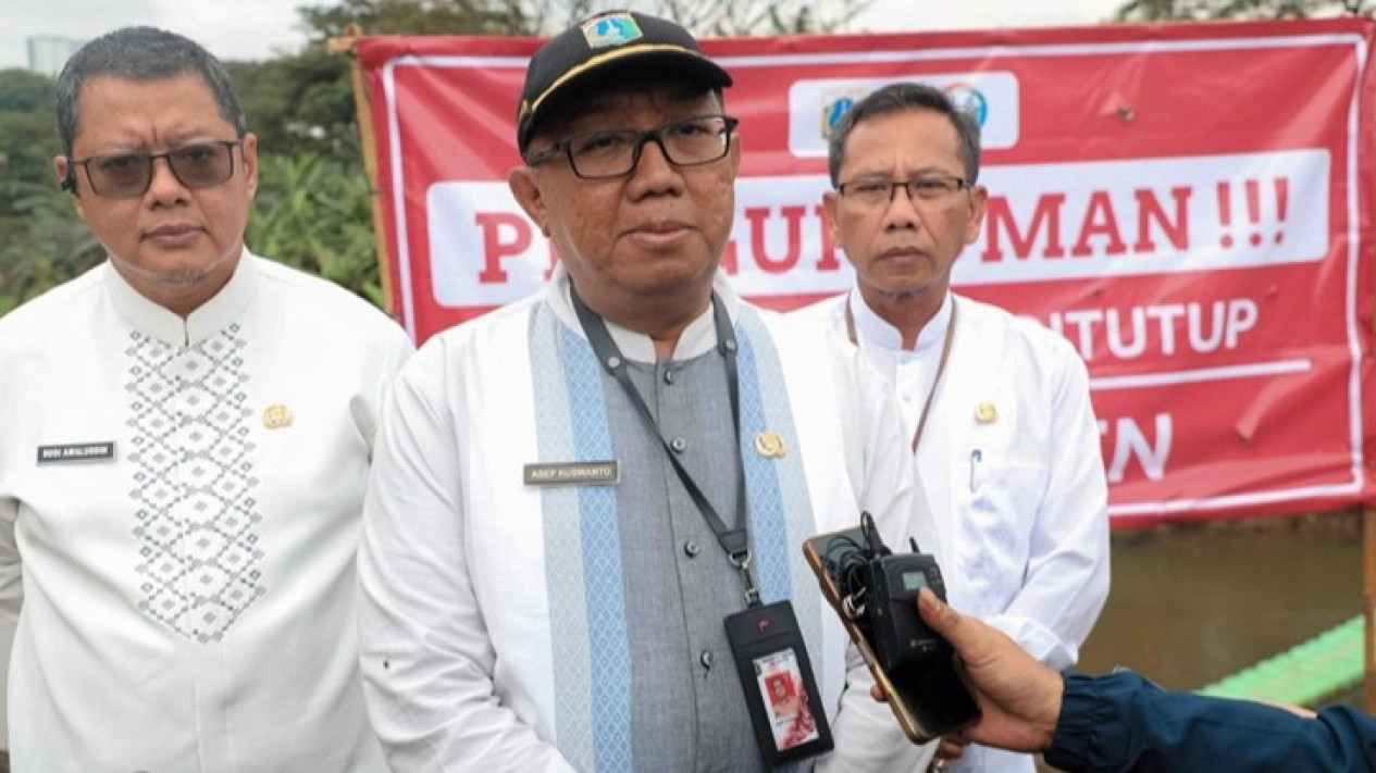 Usai Viral, Pemprov DKI Jakarta Tutup Tempat Penampungan Sementara Sampah di Bantaran Sungai TPU Tanah Kusir
            - galeri foto