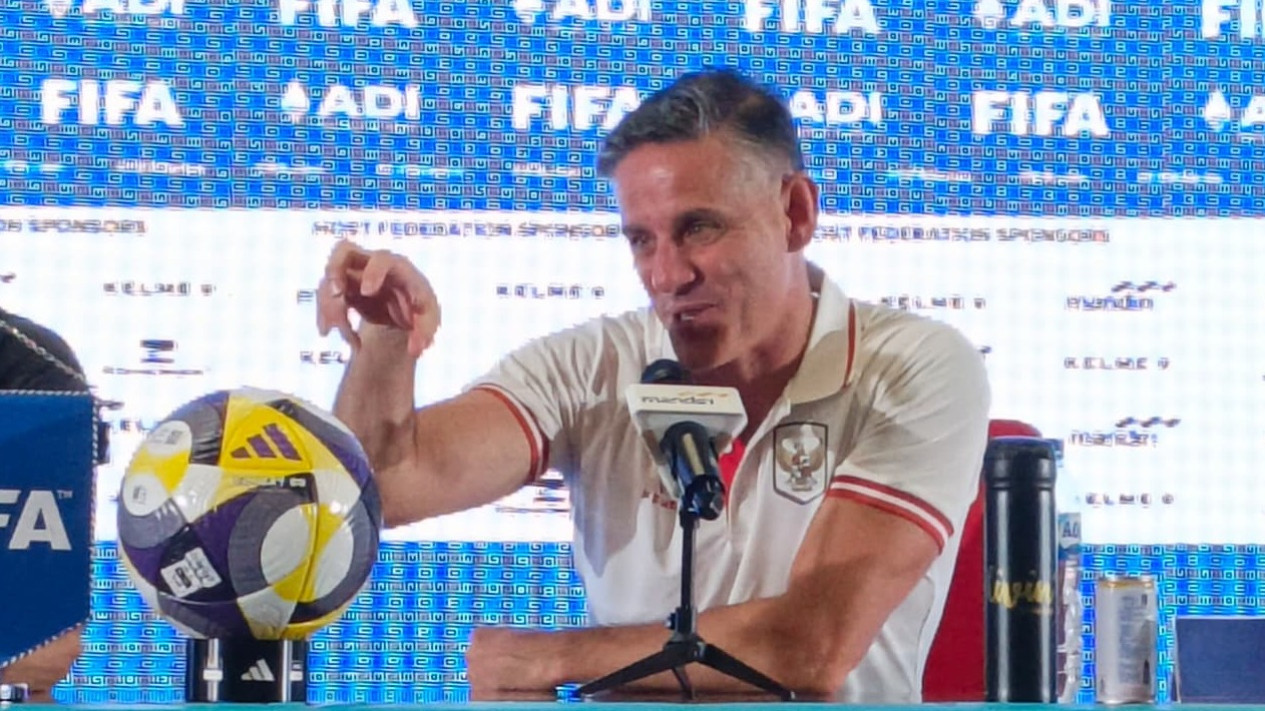 Tak Bisa Diam Bak Cacing Kepanasan, John Herdman Bongkar Alasan Gaya Nyentriknya Saat Pimpin Timnas Indonesia
            - galeri foto