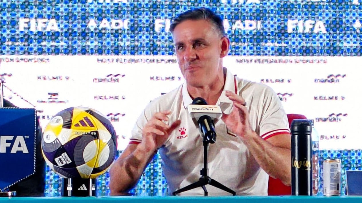 Seolah Tak Percaya, John Herdman Takjub Lihat Atmosfer GBK Usai Timnas Indonesia Pesta Gol 4-0 Lawan Saint Kitts and Nevis
            - galeri foto