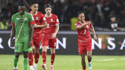Lega Cetak Brace untuk Timnas Indonesia, Beckham Putra Bergegas Lari ke Tribun Penonton untuk Peluk Ayahnya