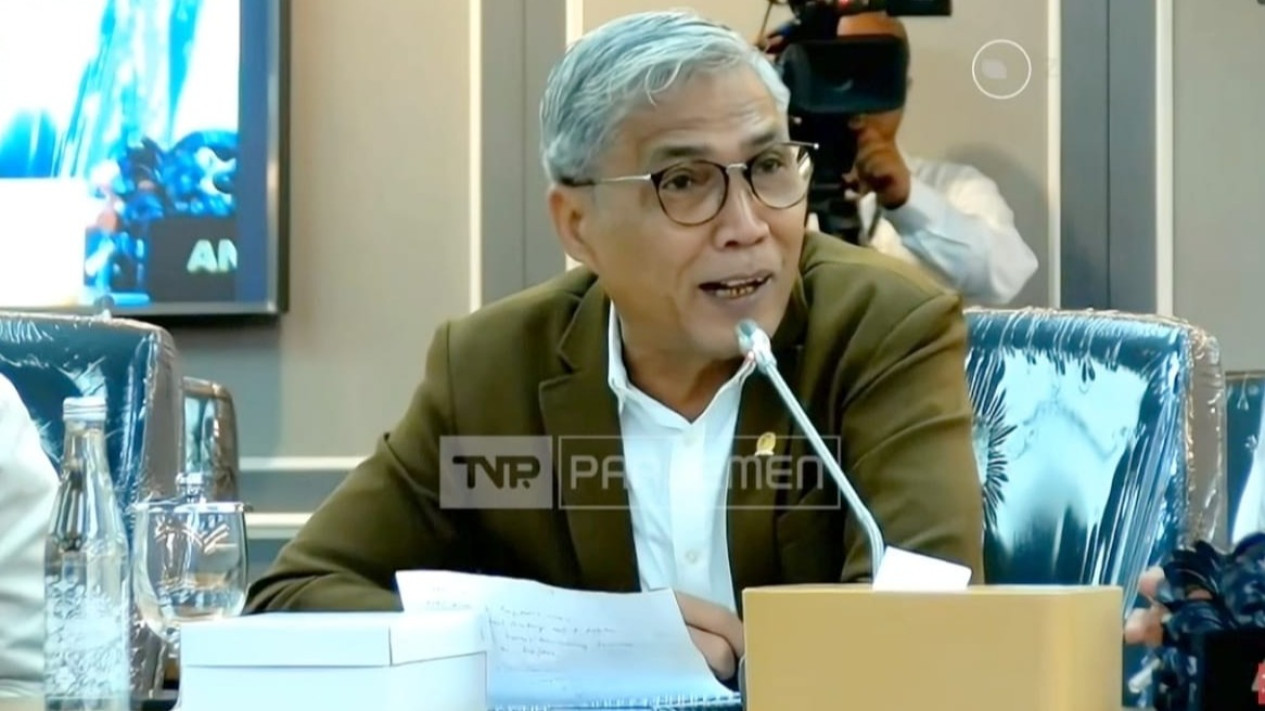 DPR Desak Kasus Pernyiraman Air Keras ke Aktivis KontraS Andrie Yunus Ditetapkan sebagai Pelanggaran HAM
            - galeri foto