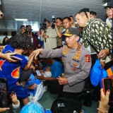 Tinjau Arus Balik di Pelabuhan Bakauheni, Kapolri Pastikan Pemudik Aman-Selamat Sampai Tujuan