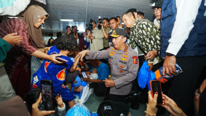 Tinjau Arus Balik di Pelabuhan Bakauheni, Kapolri Pastikan Pemudik Aman-Selamat Sampai Tujuan
