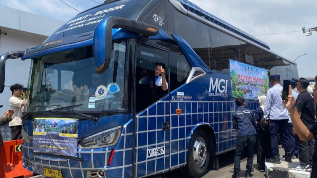 240 Orang Diberangkatkan dari Garut Dalam Program Balik Gratis
            - galeri foto
