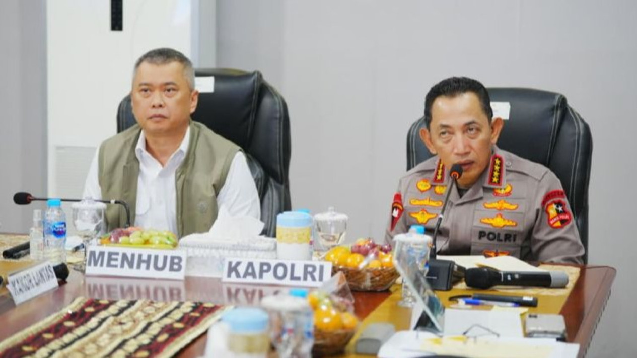 Kapolri: Puncak Arus Balik Lebaran 2026 Telah Berakhir, Tersisa 13 Persen Kendaraan
            - galeri foto