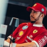 Lewis Hamilton Akui Ferrari Tak Masih Terlalu Lambat Usai Petik Hasil Mengecewakan di Hari pertama F1 GP Jepang 2026 