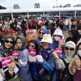 Seskab Teddy: Presiden Prabowo Ingin Masyarakat Berbagi Kebahagiaan Lebaran Dalam Bazar Rakyat di Monas