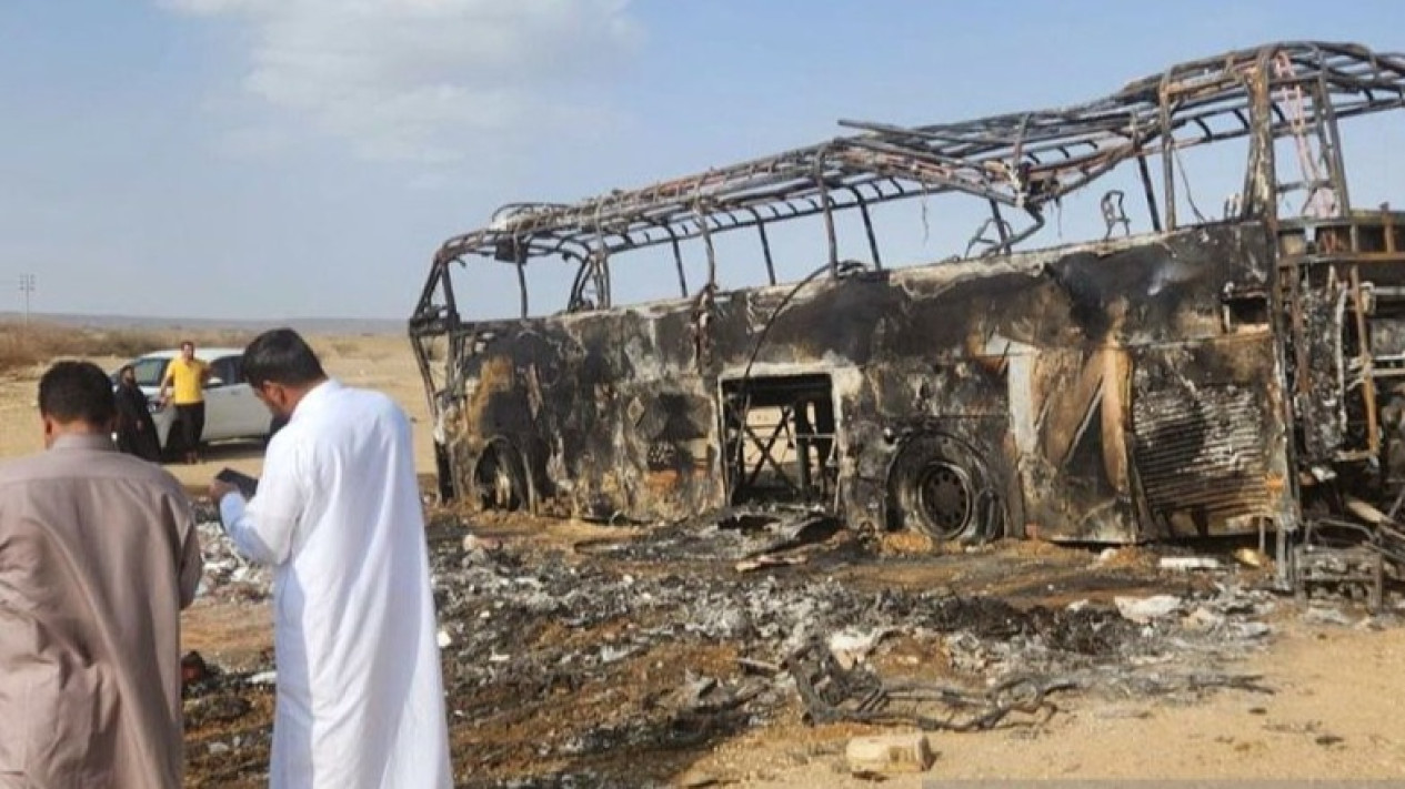 Bus Jamaah Umrah Indonesia Terbakar di Madinah, Kemenhaj Tuntut Kompensasi
            - galeri foto