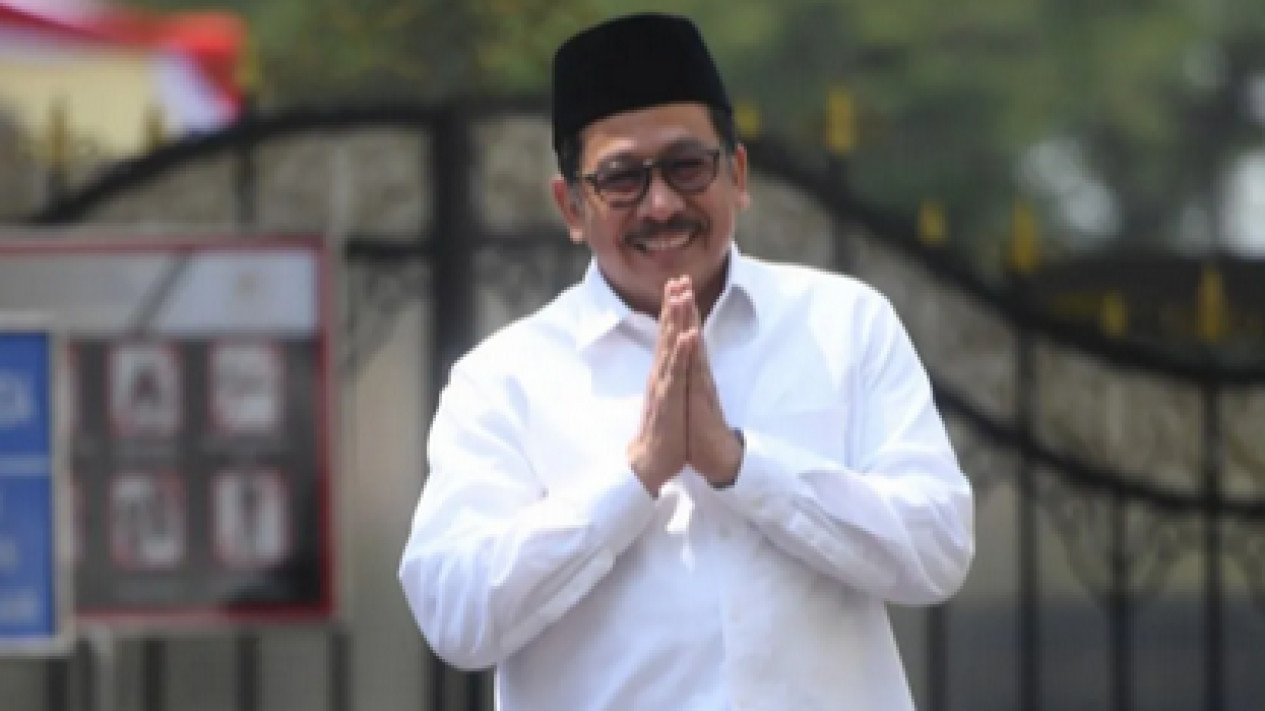 MUI Lontarkan Komentar Menohok Terkait Pemerintah Batasi Anak Main Medsos: Harus Dihilangkan!
            - galeri foto