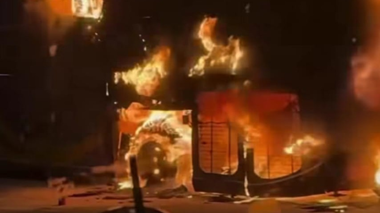 Bus Jemaah Umrah Indonesia Terbakar di Madinah, 24 Penumpang Selamat dan Tetap Dijadwalkan Pulang 31 Maret
            - galeri foto