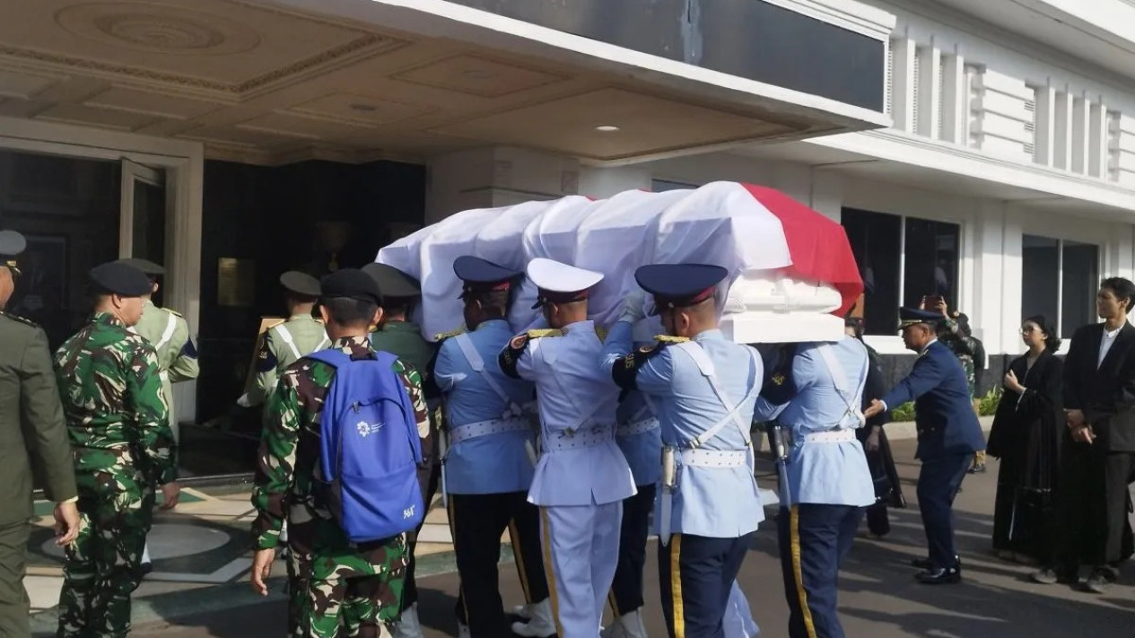 Jenazah Eks Menhan Juwono Sudarsono Bakal Disemayamkan di Gedung Kemhan, Dimakamkan di TMP Kalibata
            - galeri foto