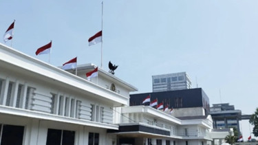 Juwono Sudarsono Wafat, Kemenhan Pasang Bendera Setengah Tiang