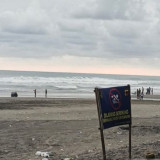 Hari Terakhir Libur Lebaran, Ribuan Wisatawan Masih Padati Pantai Selatan Cianjur