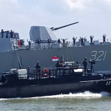 Kapal Perang Terbesar TNI AL KRI Prabu Siliwangi-321 Resmi Sandar di Surabaya