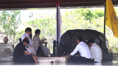 Di Pusara Soekarno, Megawati Doakan Perdamaian Dunia di Tengah Geopolitik yang Memanas
