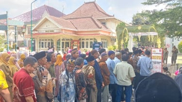 Sri Sultan Hamengku Buwono X Gelar Open House, Hadirkan 70 Gerobak Angkringan Gratis untuk Warga Yogyakarta