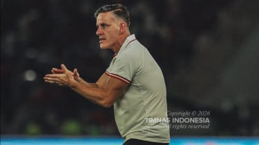 Jelang Timnas Indonesia vs Bulgaria di FIFA Series, Warganet Pergoki John Herdman Lagi Lari Malam Sendiran di Area Stadion GBK