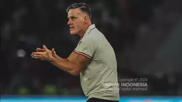 Jelang Timnas Indonesia vs Bulgaria di FIFA Series, Warganet Pergoki John Herdman Lagi Lari Malam Sendiran di Area Stadion GBK