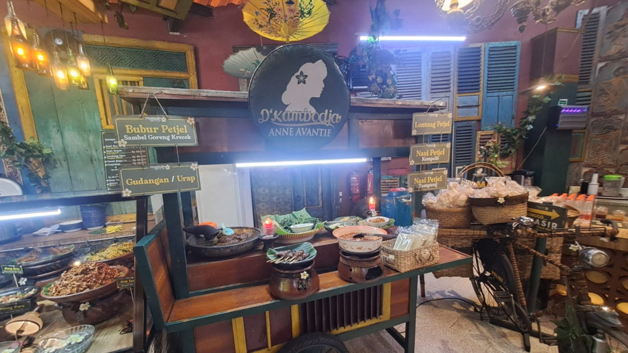 Nostalgia Rasa yang Menghidupkan Wisata Kuliner Semarang, D'Kambodja Heritage by Anne Avantie yang Berkembang Bersama BRI
            - galeri foto