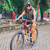 ASN Bangkalan Naik Sepeda Pancal ke Kantor untuk Hemat BBM