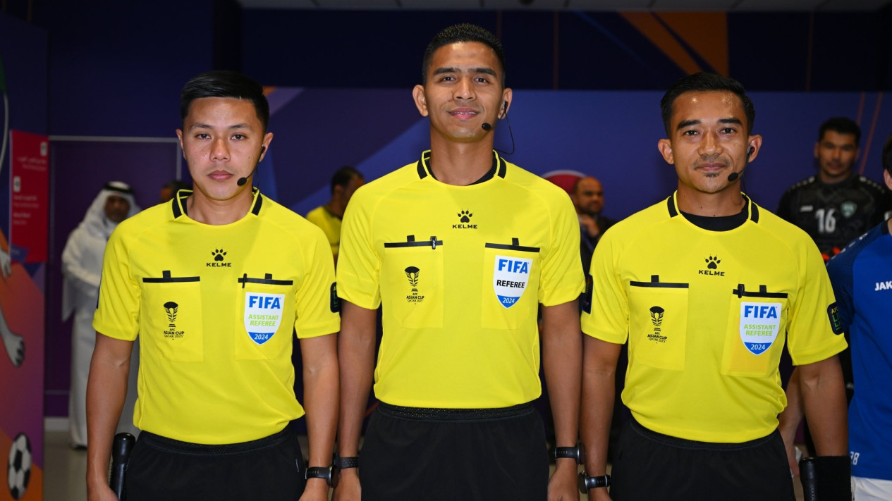 Profil Wasit Nazmi Nasaruddin, Pengadil Asal Malaysia yang Beri Penalti Gratis di Final FIFA Series Timnas Indonesia Vs Bulgaria
            - galeri foto
