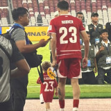 Gemas Banget! Momen Justin Hubner dan Kamari di Lapangan Usai Laga Timnas Indonesia Bikin Salfok