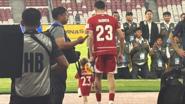 Gemas Banget! Momen Justin Hubner dan Kamari di Lapangan Usai Laga Timnas Indonesia Bikin Salfok