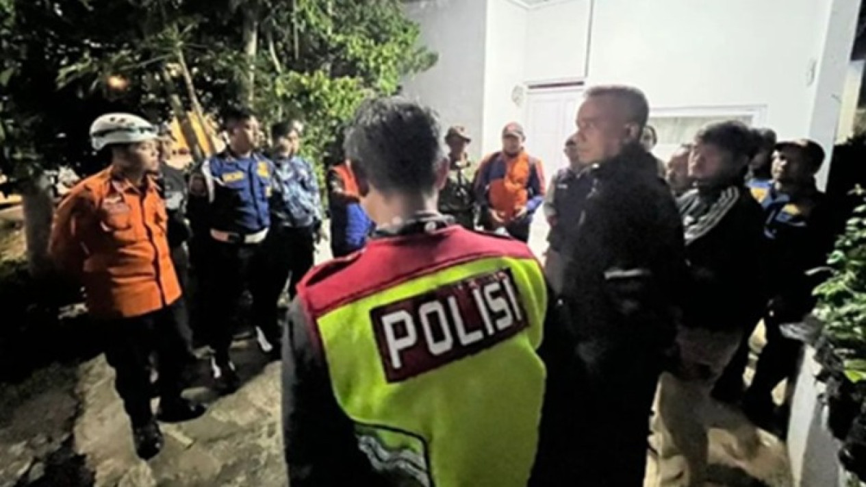 Remaja Hilang di Gunung Guntur Garut, Kondisinya Bingung dan Tanpa Busana saat Ditemukan
            - galeri foto