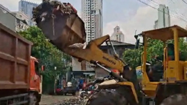 Warga Resah, Sampah di Sekitar Pasar Kopro Jakarta Barat Menumpuk