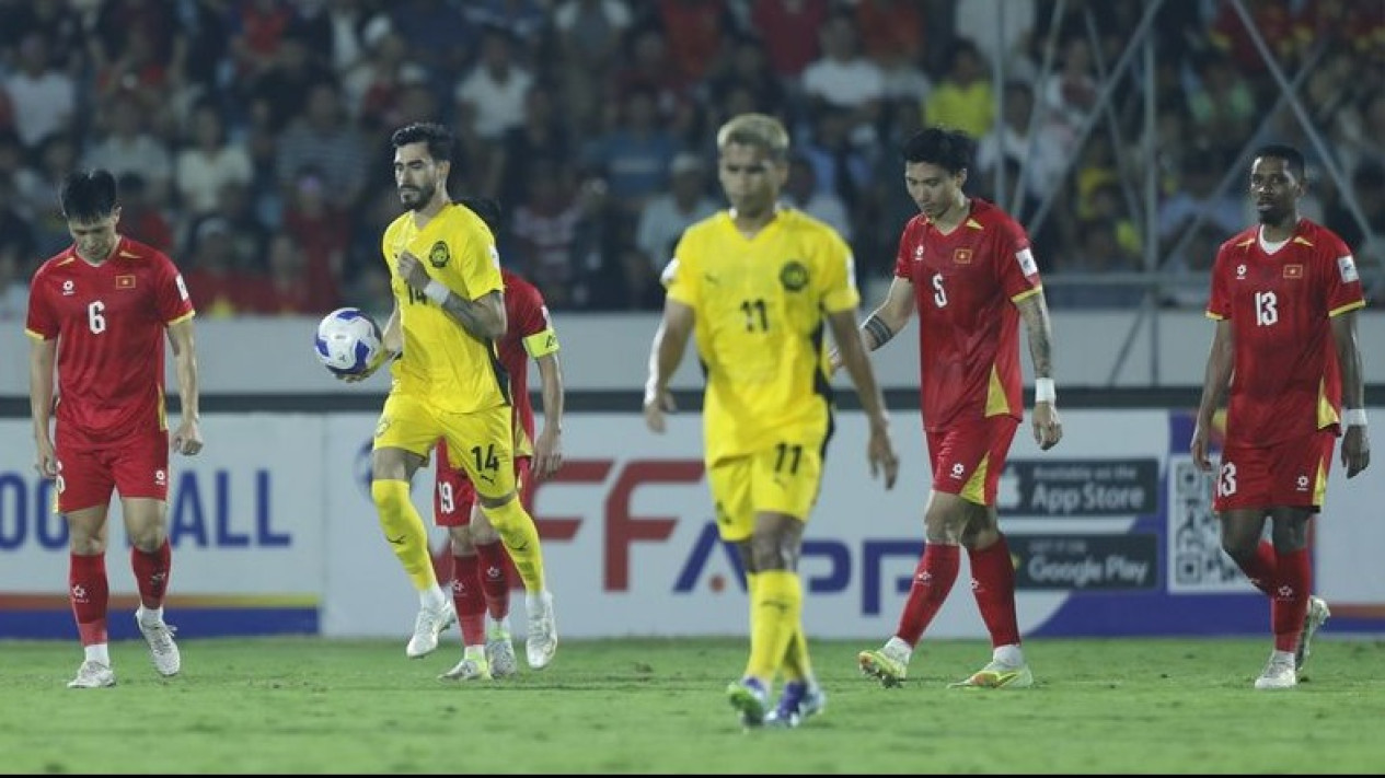 Reaksi Fans Timnas Indonesia usai Malaysia Kalah 1-3 dari Vietnam di Kualifikasi Piala Asia 2027, Berbondong-bondong Sindir Pemain Naturalisasi Ilegal
            - galeri foto