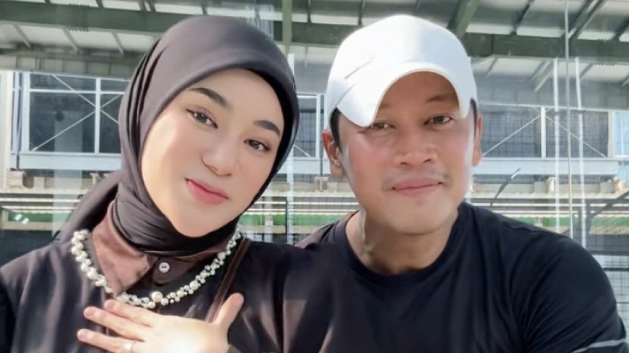 Meski Dugaan Skandal Suami Terungkap, Clara Shinta Beri Pesan Tak Terduga kepada Selingkuhan Alexander Assad
            - galeri foto